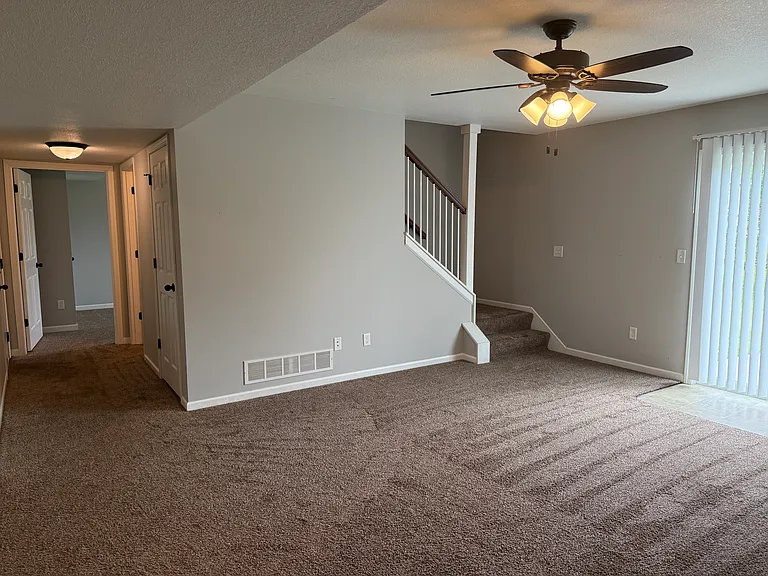 927 Quail Run — Photo 3