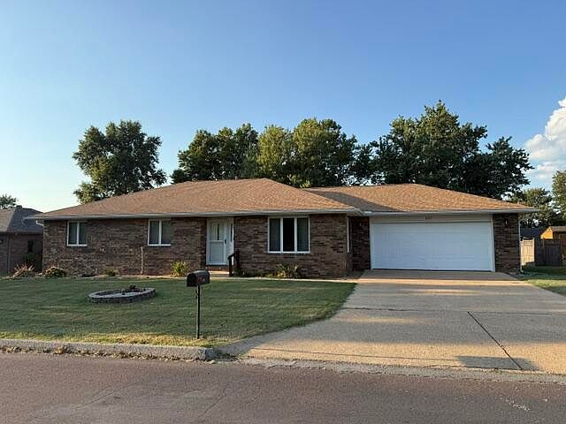 1st image of 807 E 16th Street