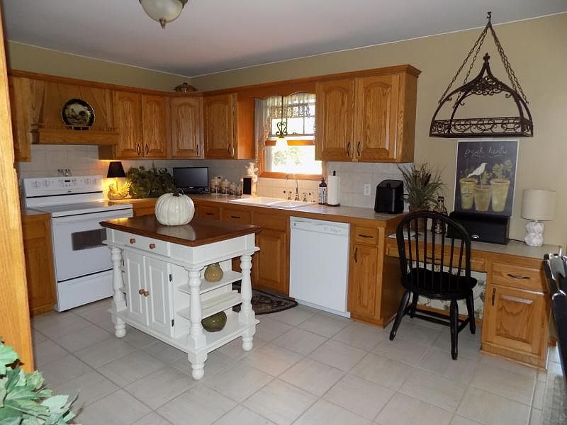 2045 Riverview St, Ubly, MI 48475 Zillow