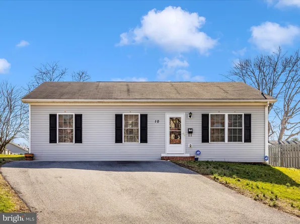 10 Wakefield Rd, Hagerstown, MD 21740