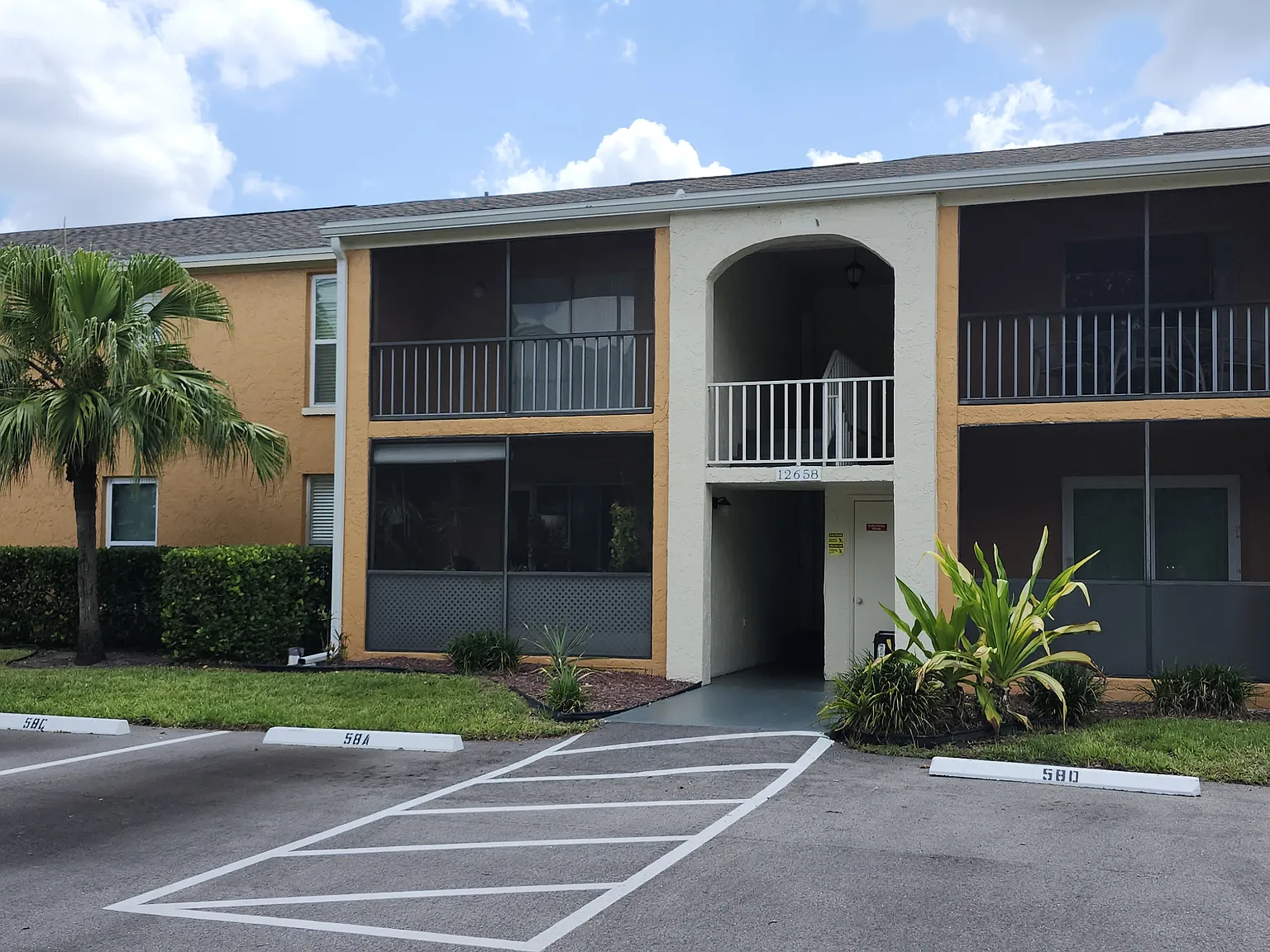 1 bed, 1400 sqft, $1,100 — Photo 1