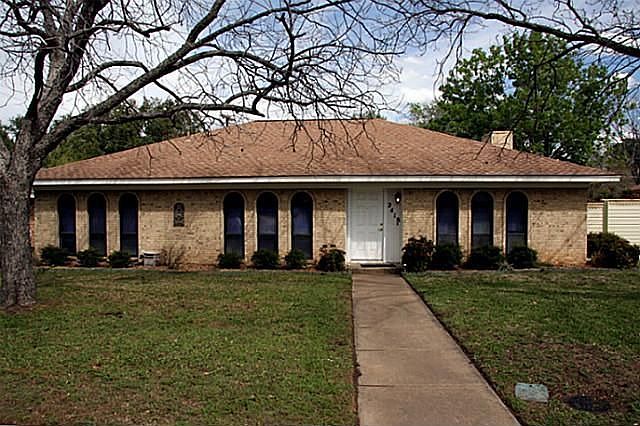 1st image of 2418 Ingleside Dr