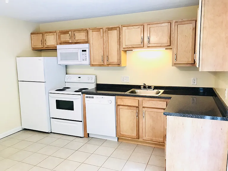 44 Stafford Street and 65 Worcester Road — Photo 7