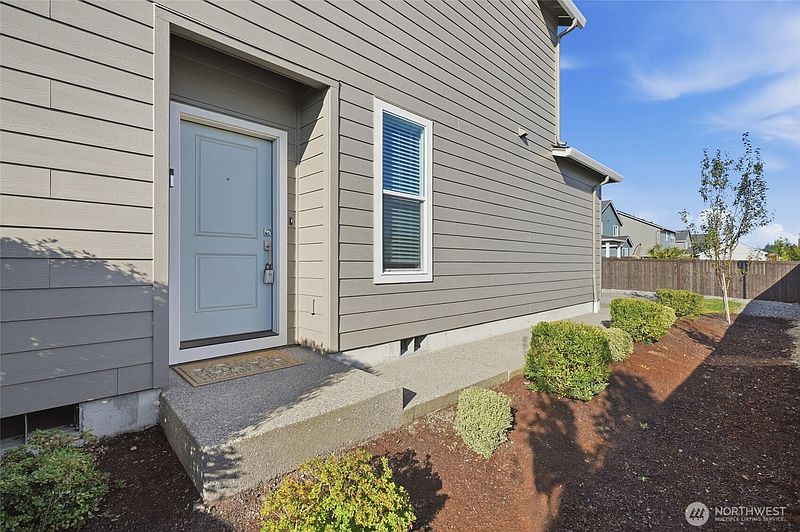 2nd image of 501 N Russet Place