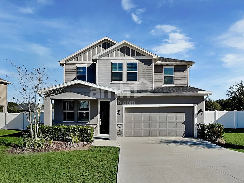 1305 Mount Logan Dr