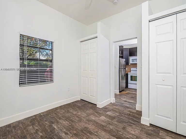 3452 Margaret St — Photo 11