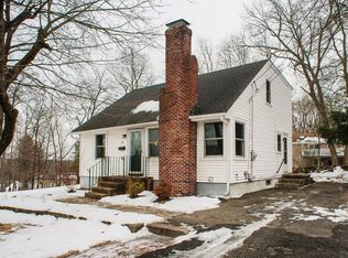 34 Ivernia Rd, Worcester, MA 01606