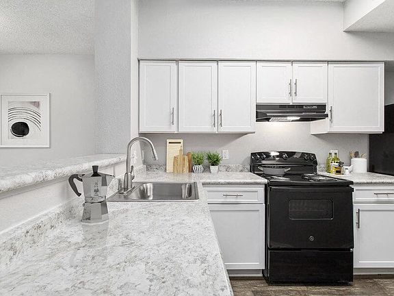 3rd image of 4501 Bentley Dr #621