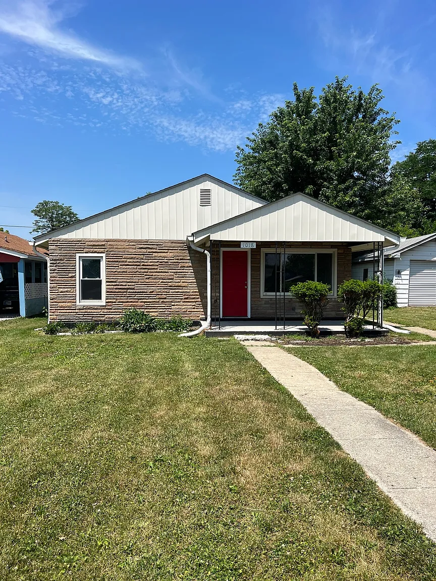 1018 Ingomar St photo 1