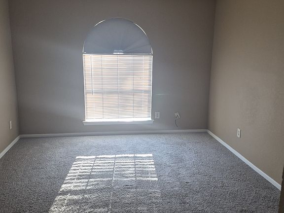 4th image of 405 S 4th St #405