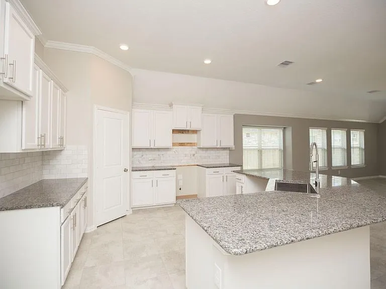 15810 Vanderpool River Dr — Photo 12