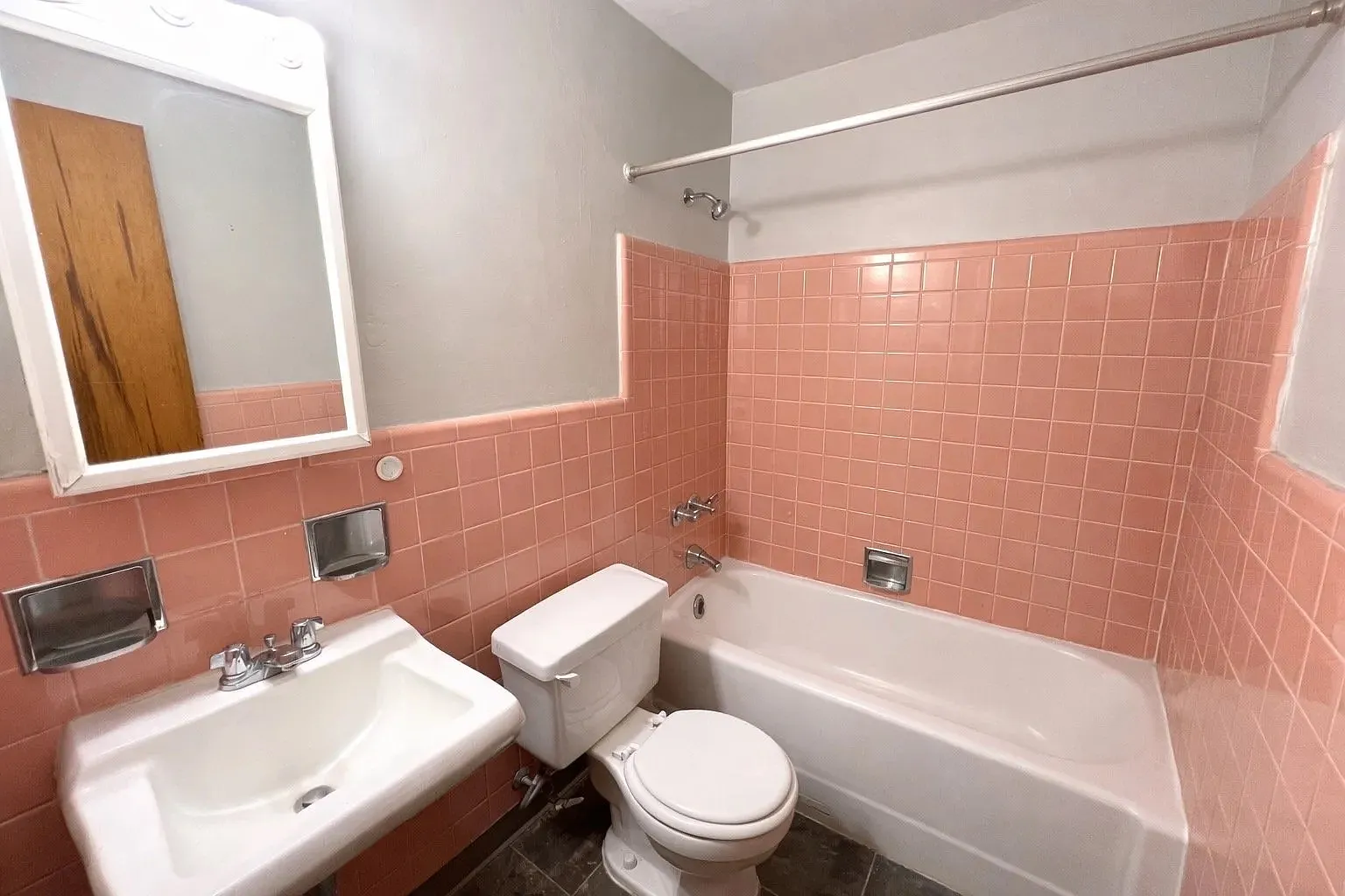 Studio, 1.0 bath, $859 — Photo 4