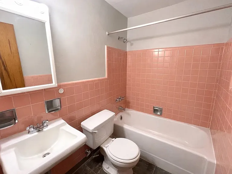 5559 Bartlett St — Photo 4