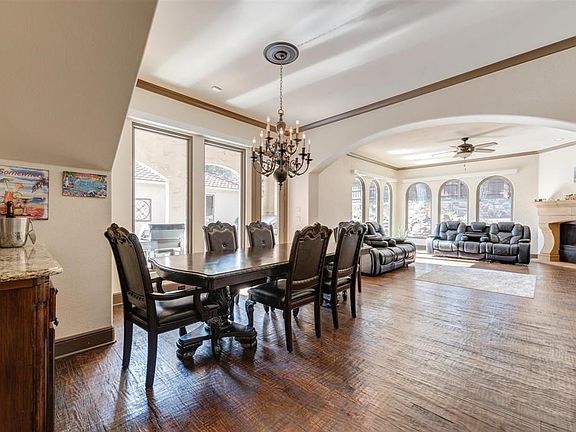 5th image of 5106 Old Oak Ln