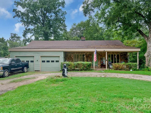 1262 Lawrence Rd, Clover, SC 29710