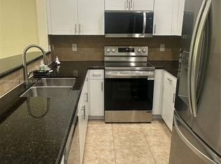 3924 Passion Flower Rd, Pompano Beach, FL 33073