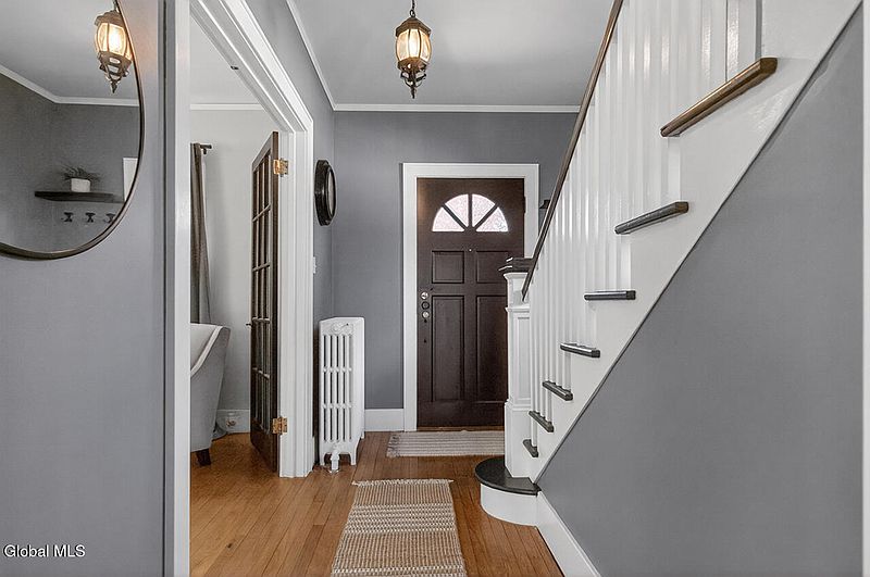 4th image of 62 Chapman Street