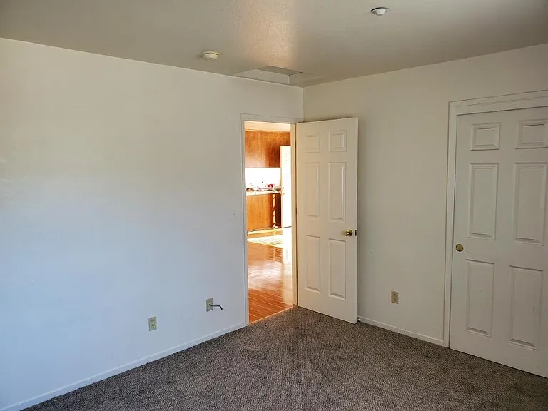 16240 Keith Way — Photo 8
