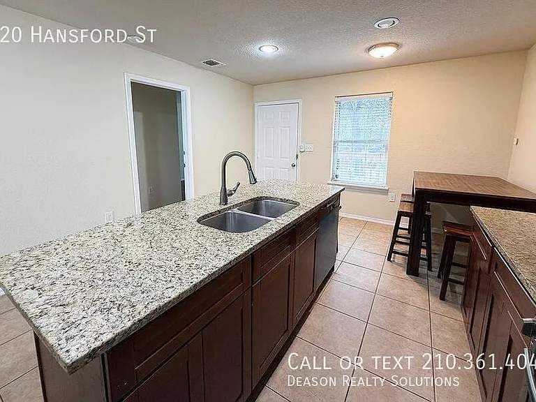 220 Hansford St — Photo 27