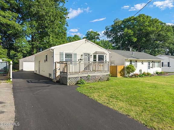2nd image of 420 Chiswell Road