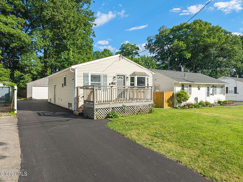 2nd image of 420 Chiswell Road
