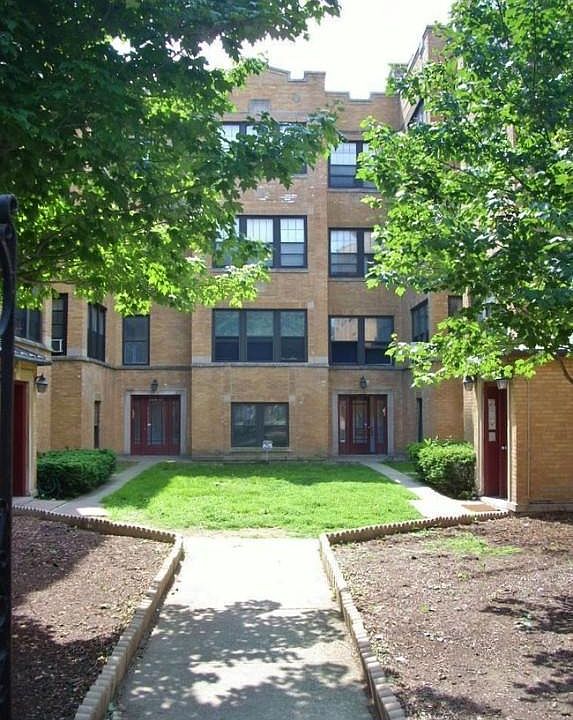 1st image of 2624 N Rockwell St #2R5