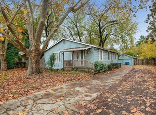 919 Link Ln, Santa Rosa, CA 95401