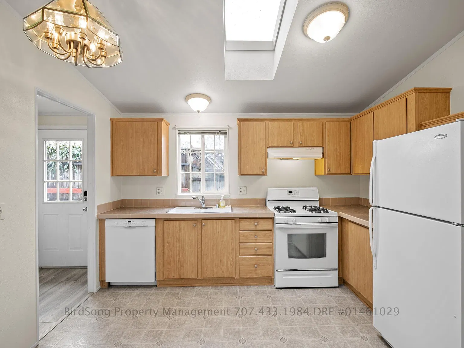 1008 Maxwell St — Photo 3