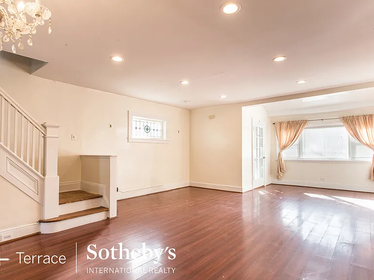 7011 Manse St — Photo 2