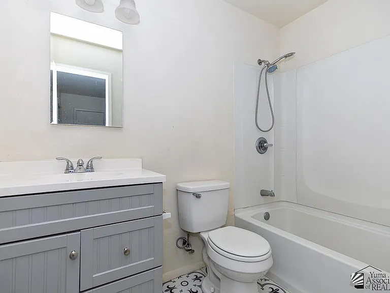 1242 W 20th Pl — Photo 11