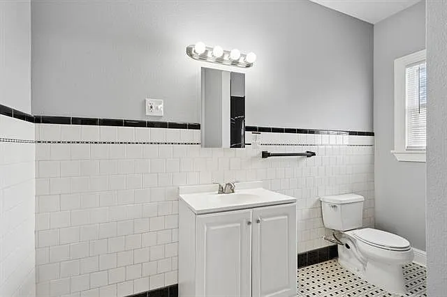 177 W 5th St — Photo 16