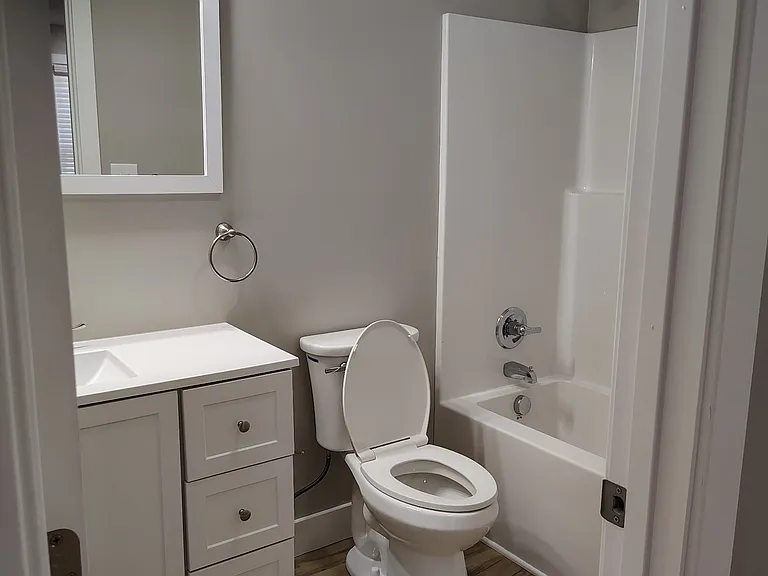 809 SE Hackberry Dr — Photo 3