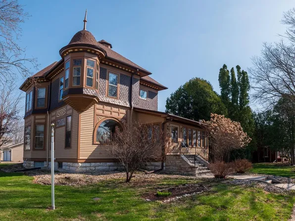 903 Oak St, Osage, IA 50461