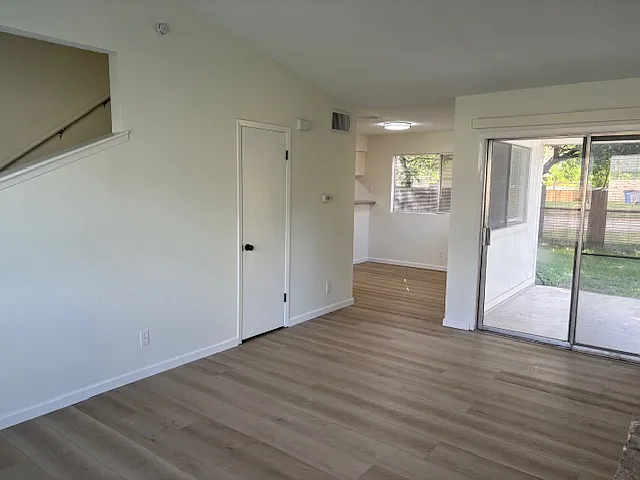 12800 Copper Cliff Ave #B — Photo 3