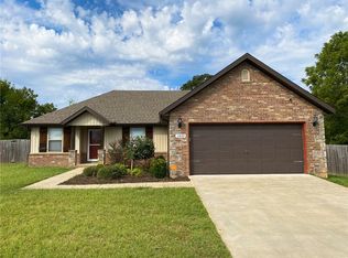 1420 Sebastian Ln, Prairie Grove, AR 72753