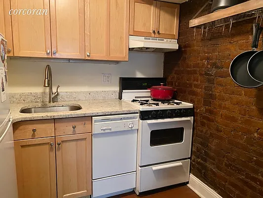 Rented by Corcoran | media 19