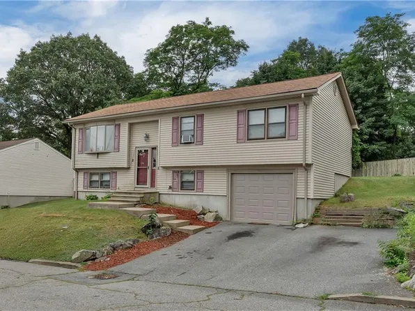 8 Gale Ct, North Providence, RI 02904