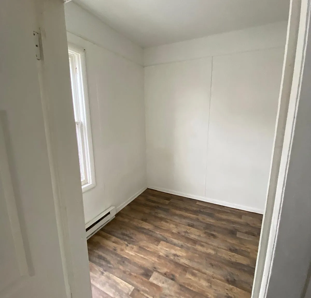 3 bed, $1,300 — Photo 2