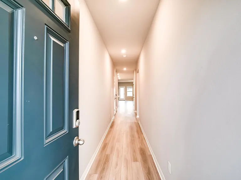 1532 Homestead Farms Dr — Photo 10