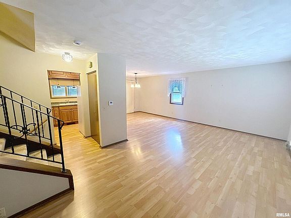 4th image of 303 N West St