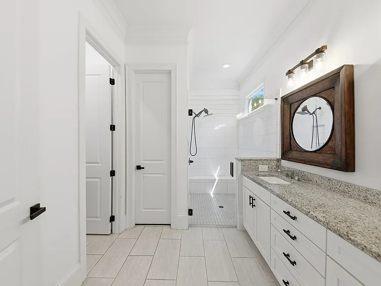 209 Highland Park — Photo 17