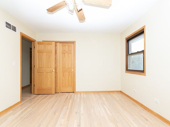 2nd image of 3300 Saratoga Ave