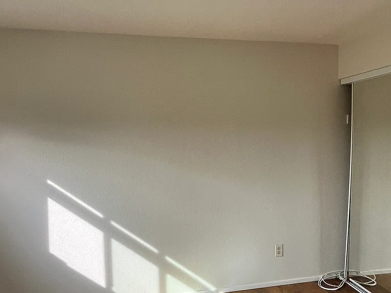 582 E H St #4 — Photo 8