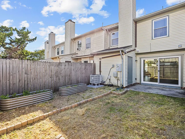 807 Foxmoore Ct — Photo 20