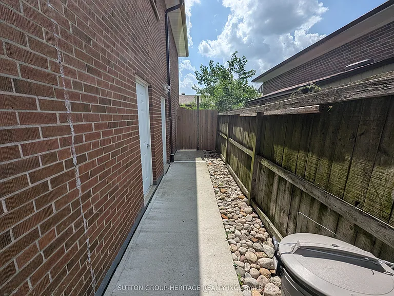 2 Doerr Rd #BASEMENT — Photo 3