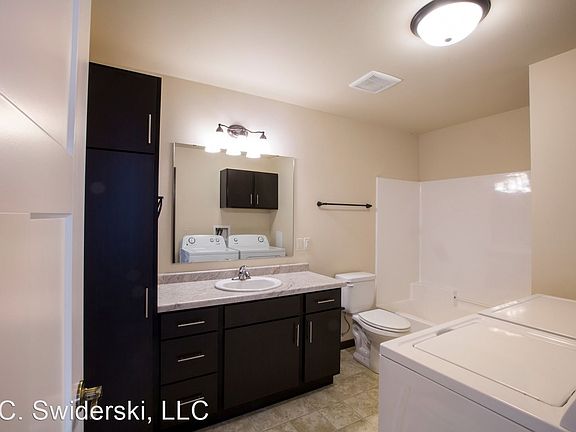 5th image of 1655 Sycamore St #4