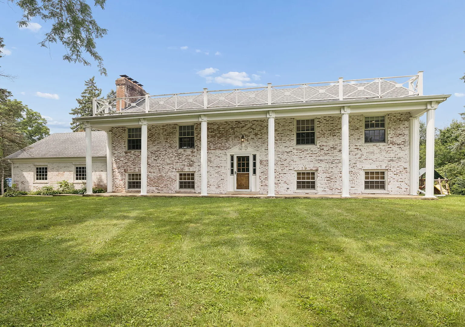 5 bed, 2968 sqft, $7,500 — Photo 1
