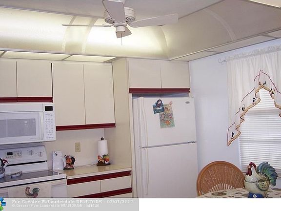 3rd image of 3403 Bimini Ln APT G4