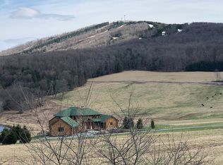 69 Scenic View Dr, Union Dale, PA 18470