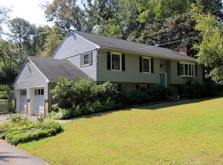 18 Lake Dr, Somers, NY 10589